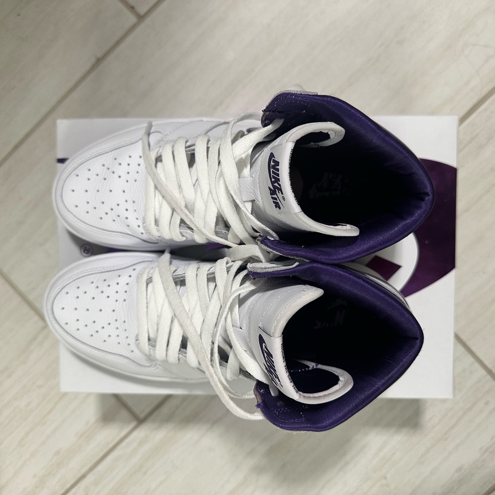 Women Jordan 1 High OG - Picture 3 of 7